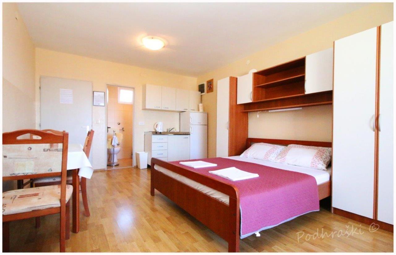 Primosten Apartments 外观 照片