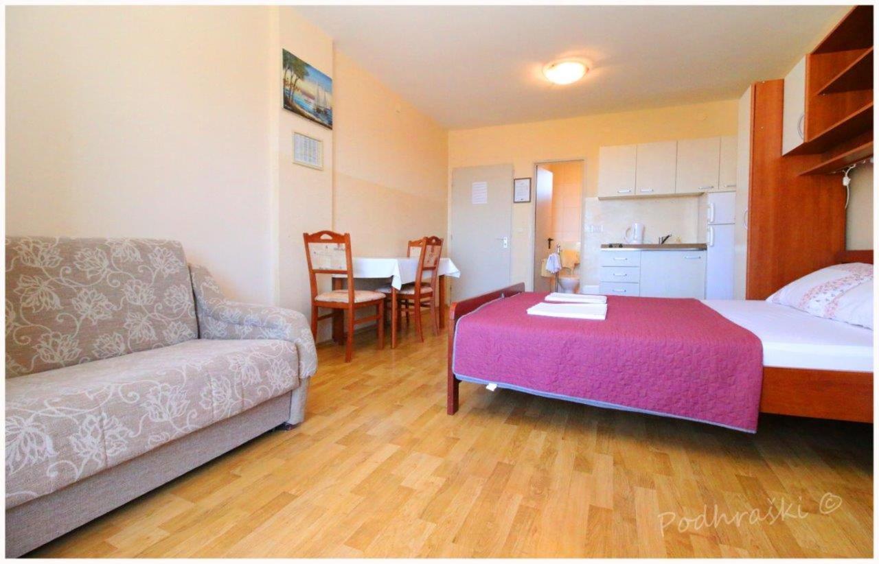 Primosten Apartments 外观 照片