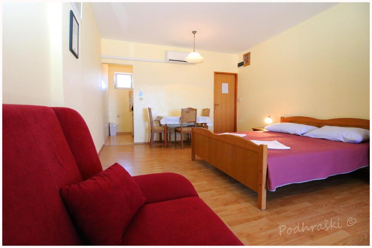 Primosten Apartments 外观 照片