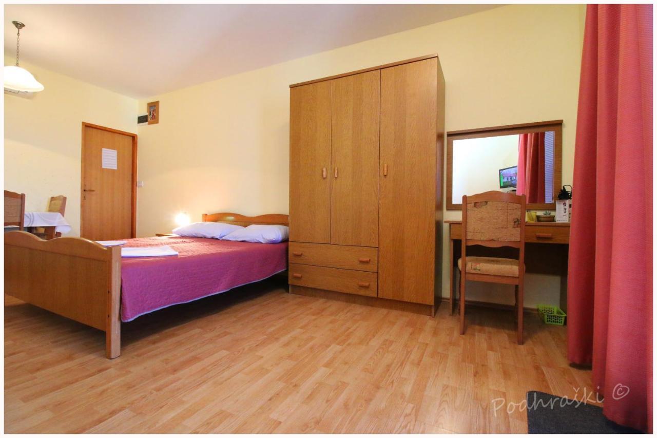 Primosten Apartments 外观 照片